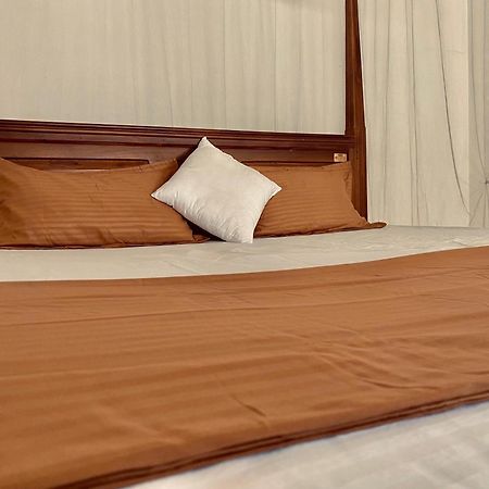 Sasmika Villa Surf And Yoga Hostel Weligama Buitenkant foto