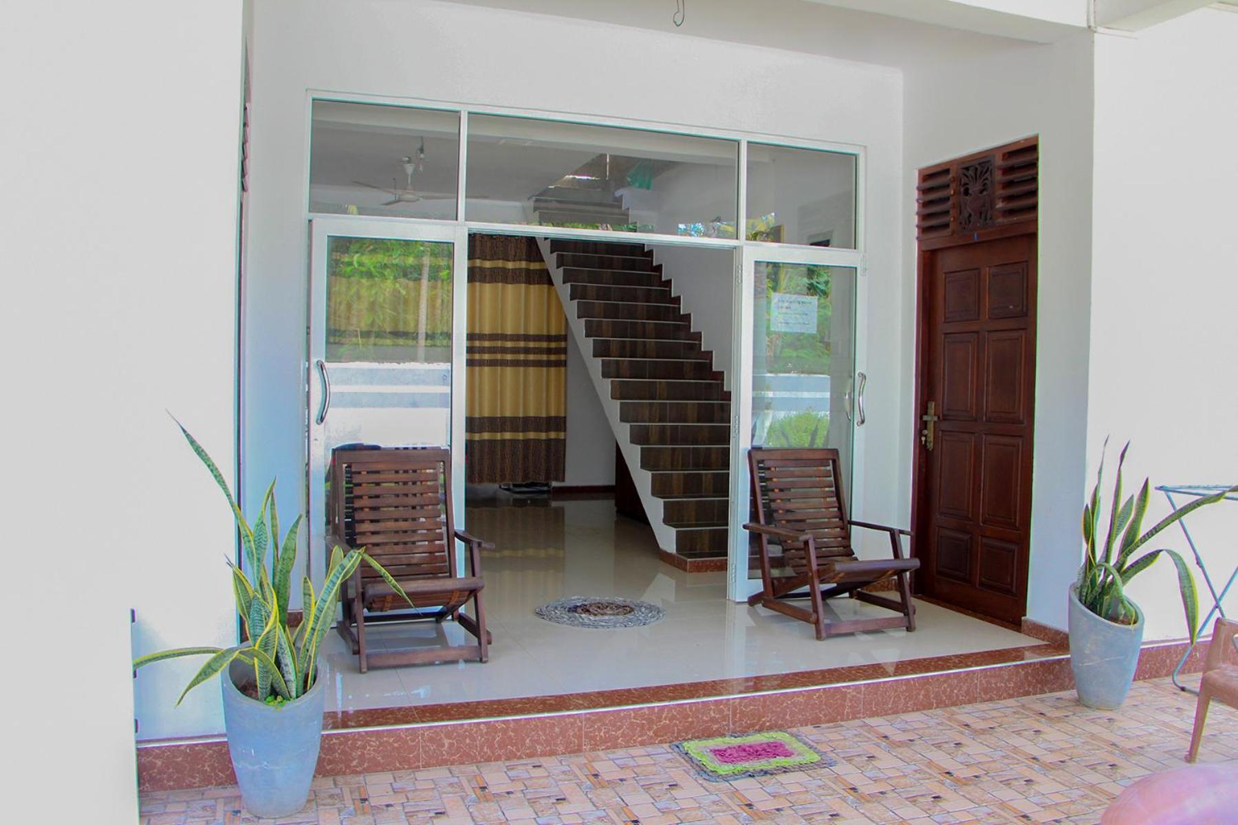 Sasmika Villa Surf And Yoga Hostel Weligama Buitenkant foto