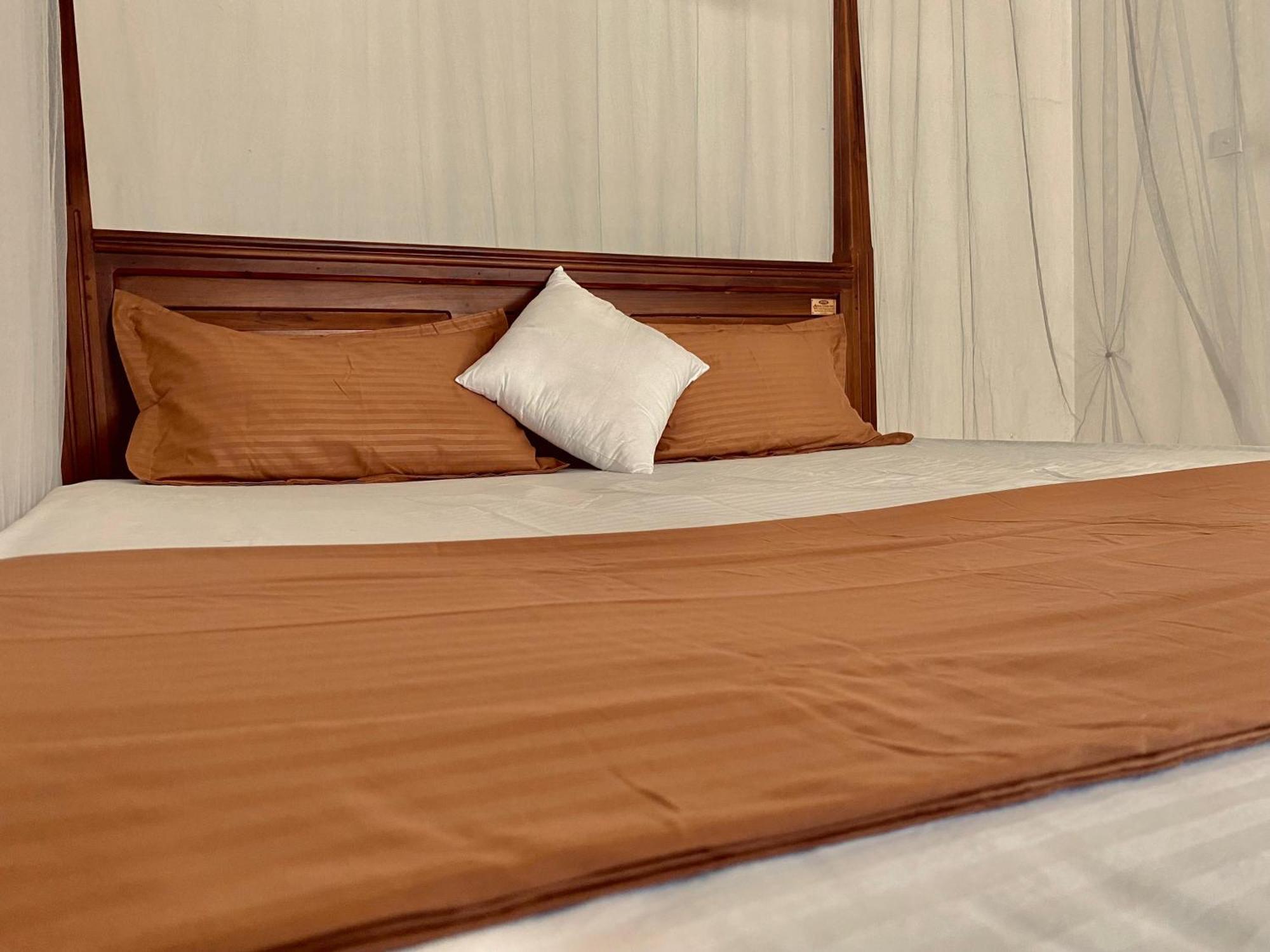Sasmika Villa Surf And Yoga Hostel Weligama Buitenkant foto