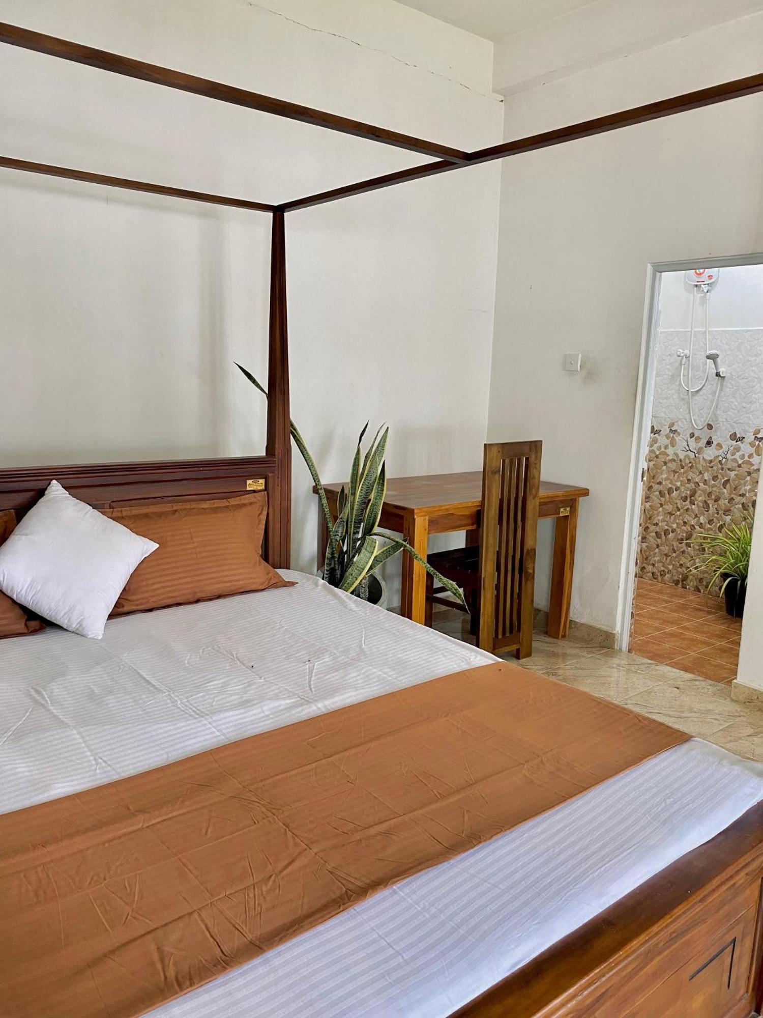 Sasmika Villa Surf And Yoga Hostel Weligama Buitenkant foto