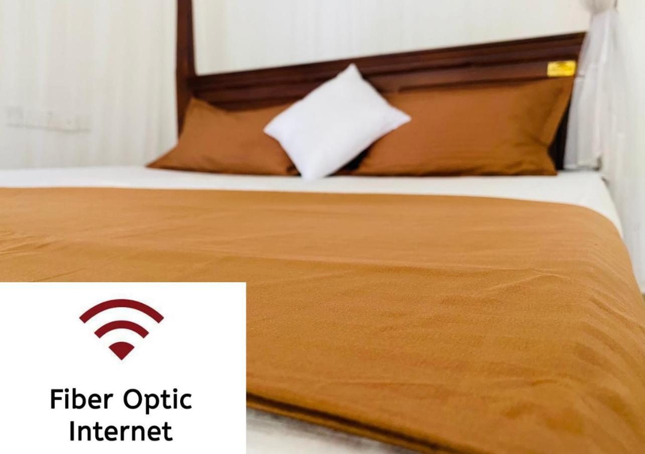 Sasmika Villa Surf And Yoga Hostel Weligama Buitenkant foto